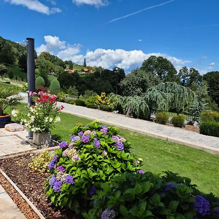 Gertrud * Sankt Stefan ob Stainz